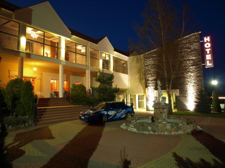 Hotel Kamiza Wyszków Εξωτερικό φωτογραφία