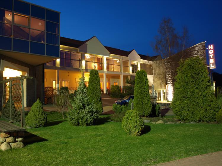 Hotel Kamiza Wyszków Εξωτερικό φωτογραφία