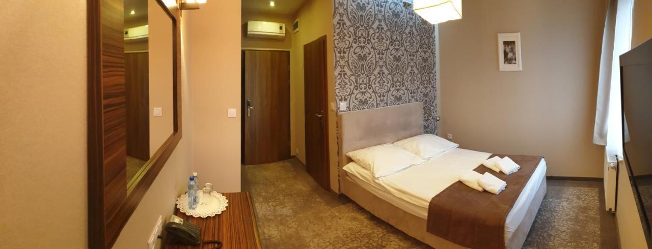 Hotel Kamiza Wyszków Εξωτερικό φωτογραφία