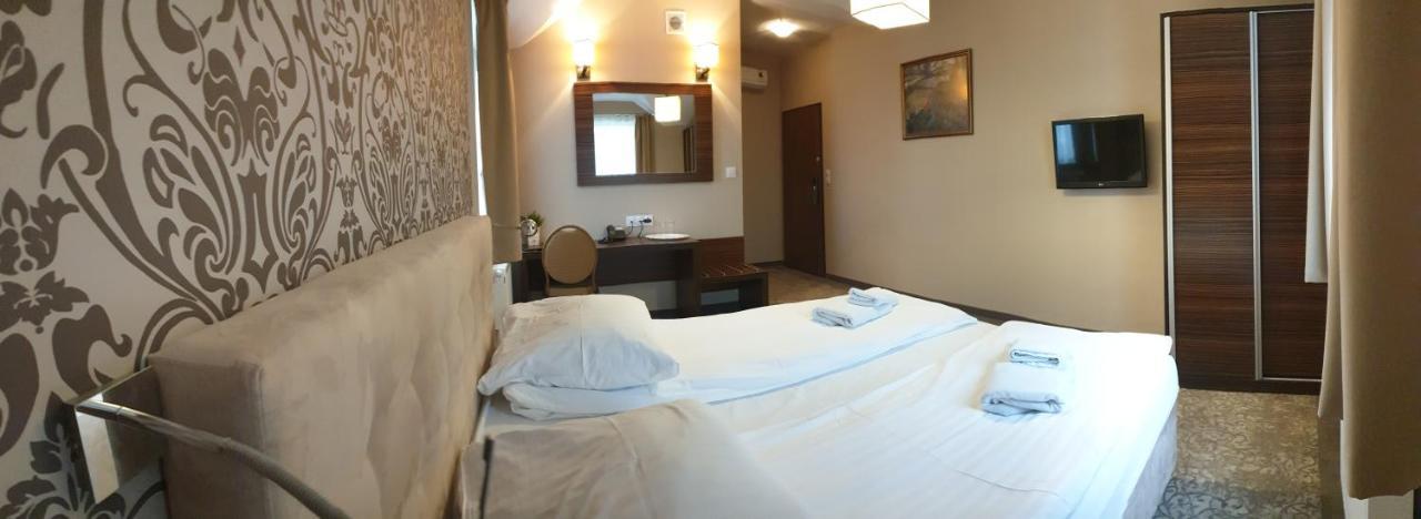Hotel Kamiza Wyszków Εξωτερικό φωτογραφία